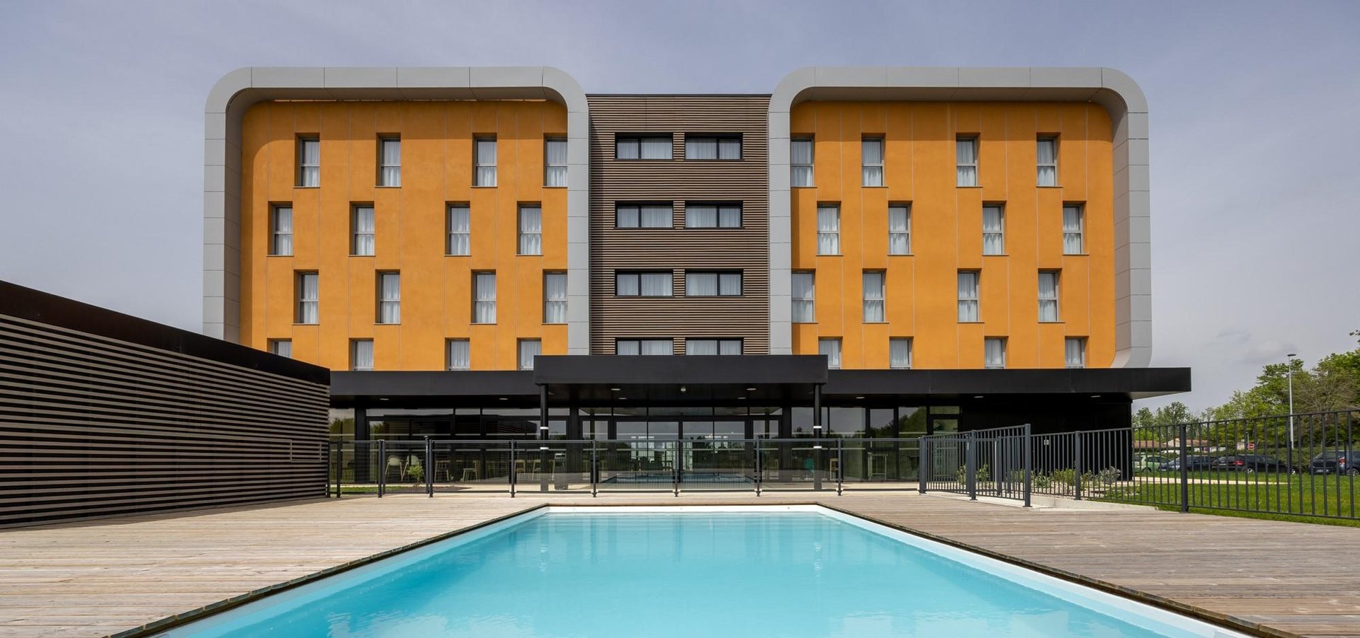 Le Relais des Deux Mers | Hôtel 3 étoiles Marmande | hôtel avec terrasse | Piscine extérieure chauffée